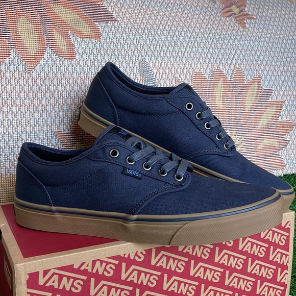 Vans Men’s Atwood
(12 Oz Canvas) Navy/Gum
VN000XB0D8F
Sneakers - Picture 6 of 16